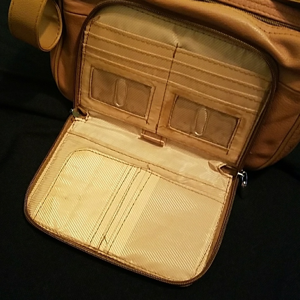 Genuine Leather Tan Purse - Picture 5 of 6